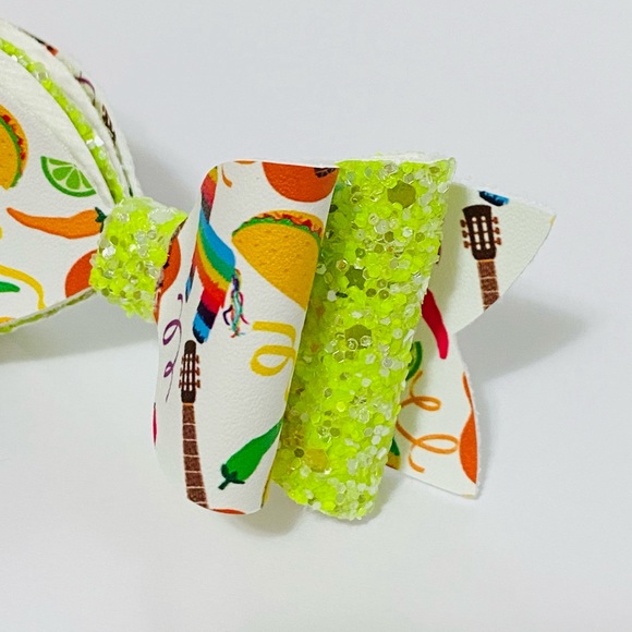 Bows - Picture 2 of 3